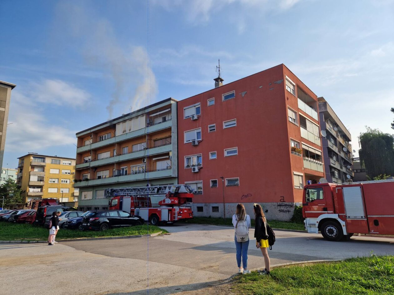 rakovac zgrada pozar (1) rakovac zgrada pozar (1)