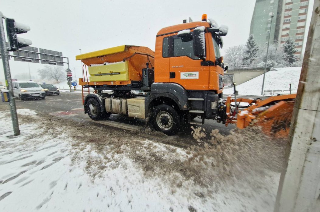 ralica snijeg zima (2) ralica snijeg zima (2)