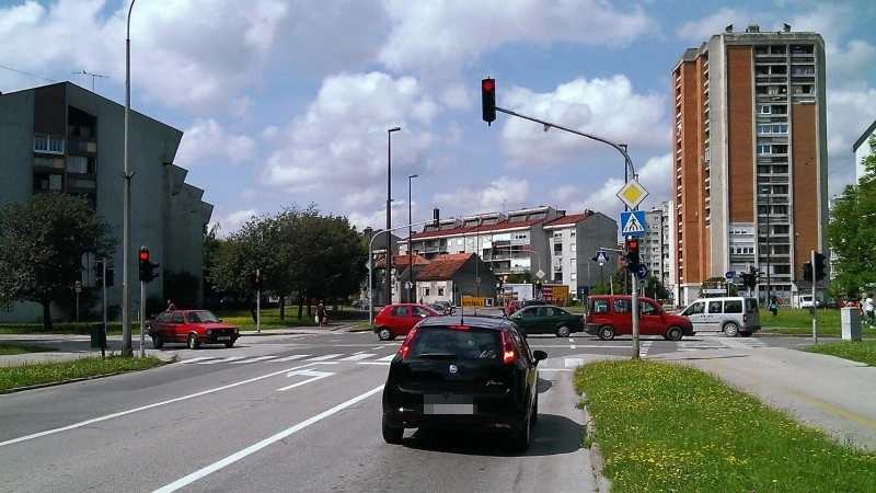 raskrizje semafor crveno smiciklasova senjska