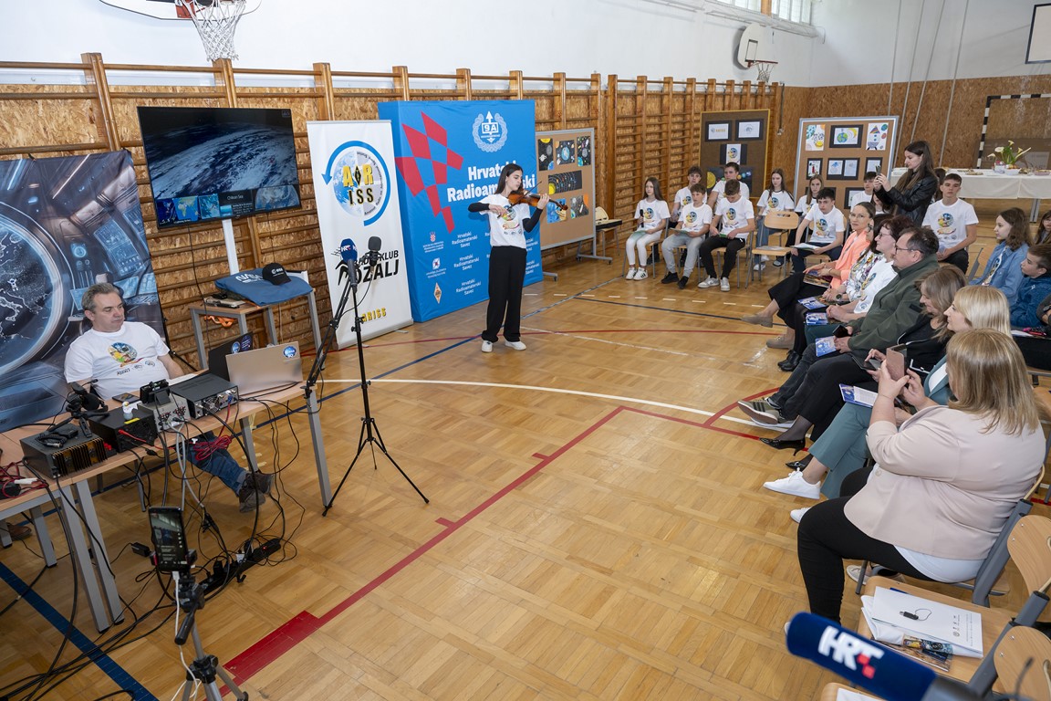 razgovor s astronautima os slava raskaj ozalj (13) razgovor s astronautima os slava raskaj ozalj (13)