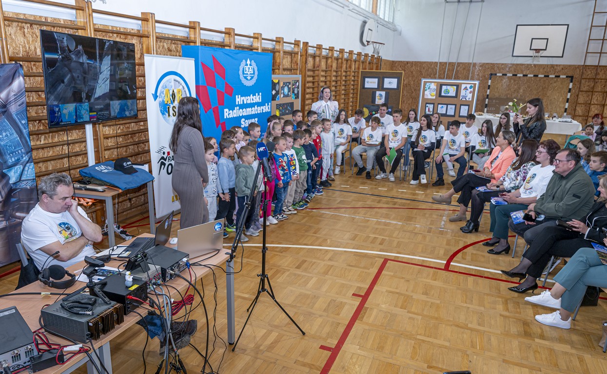 razgovor s astronautima os slava raskaj ozalj (16) razgovor s astronautima os slava raskaj ozalj (16)