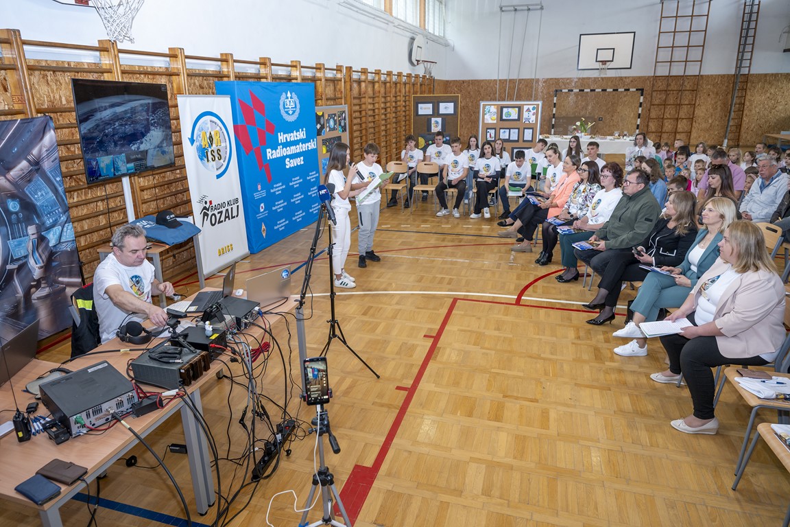 razgovor s astronautima os slava raskaj ozalj (9) razgovor s astronautima os slava raskaj ozalj (9)