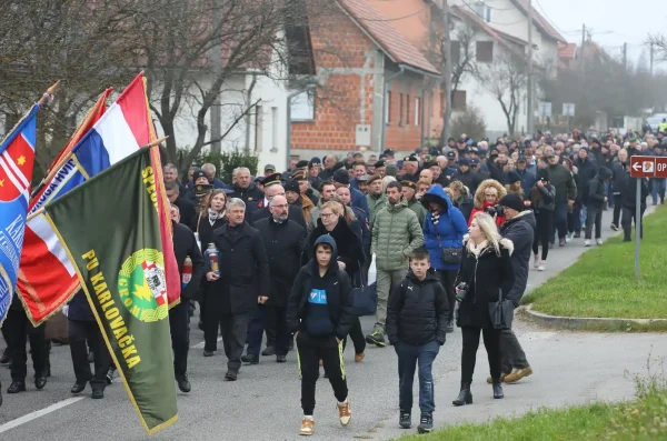 saborsko kolona sjecanja (7)