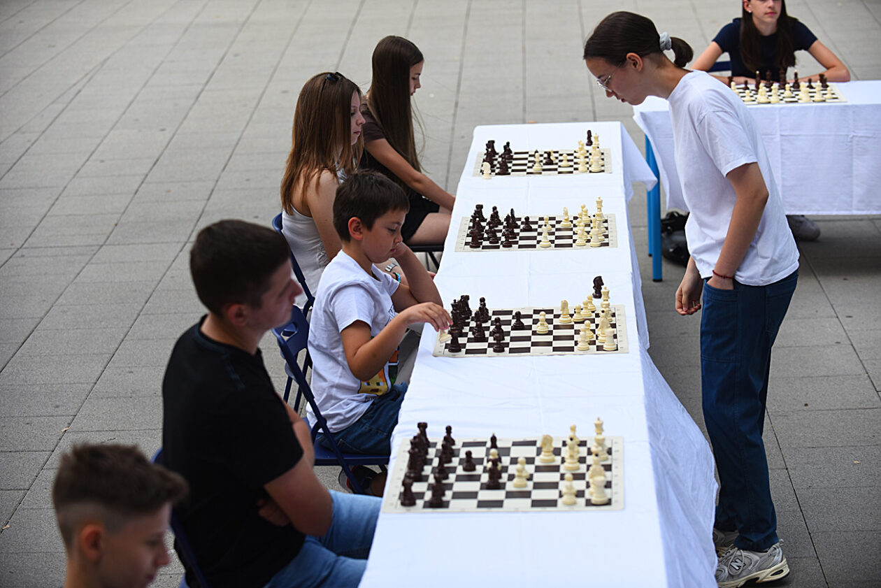 sah sahovska simultanka izidor gross (7)
