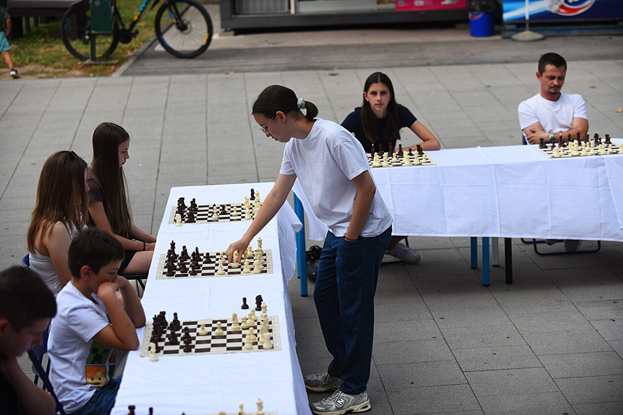 sah sahovska simultanka izidor gross (9)