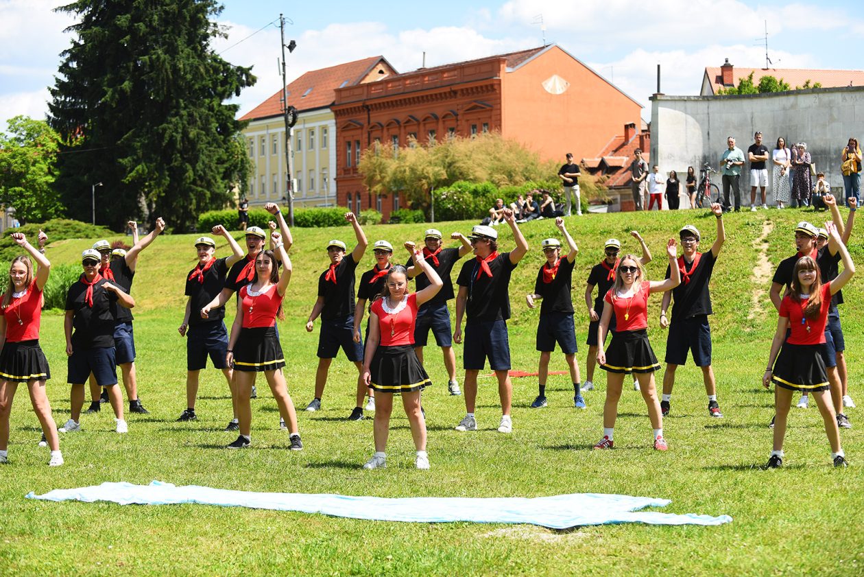 salonsko kolo maturanti (53)