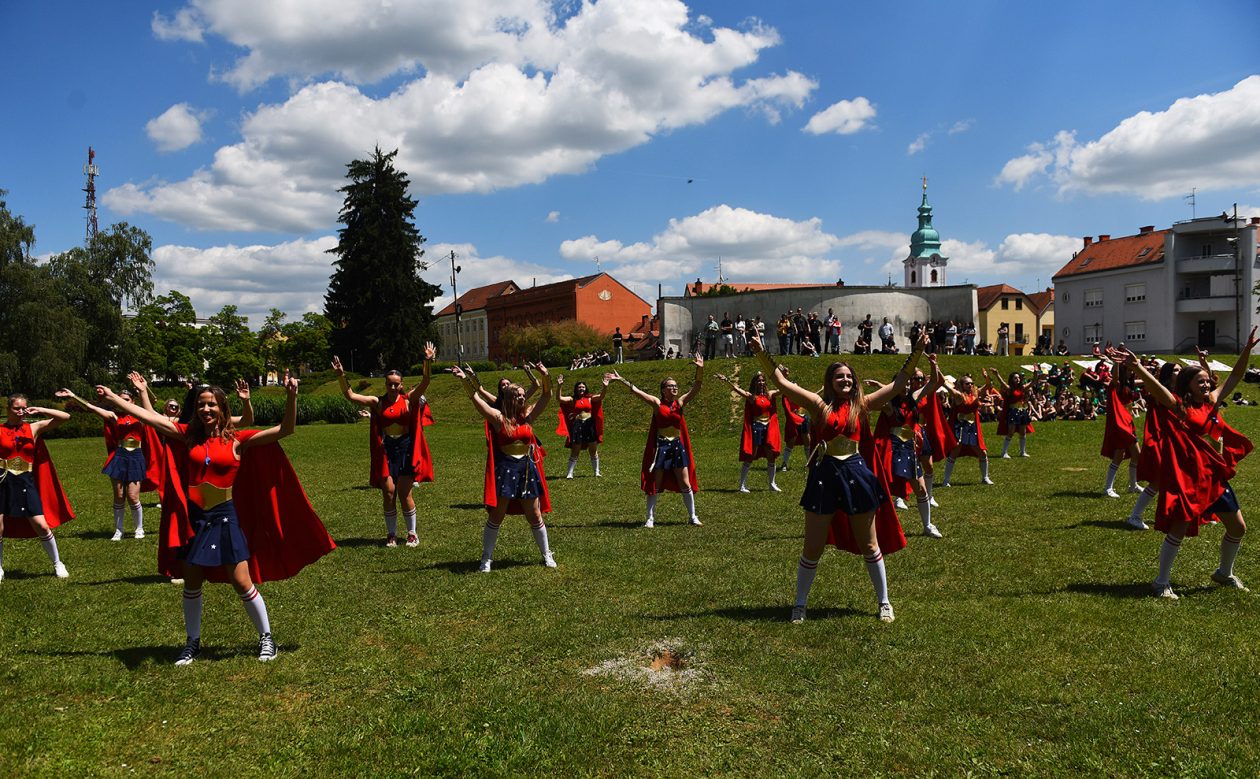 salonsko kolo maturanti (64)