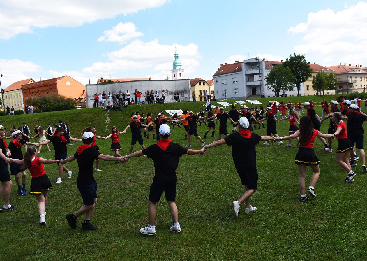 salonsko kolo maturanti (69)