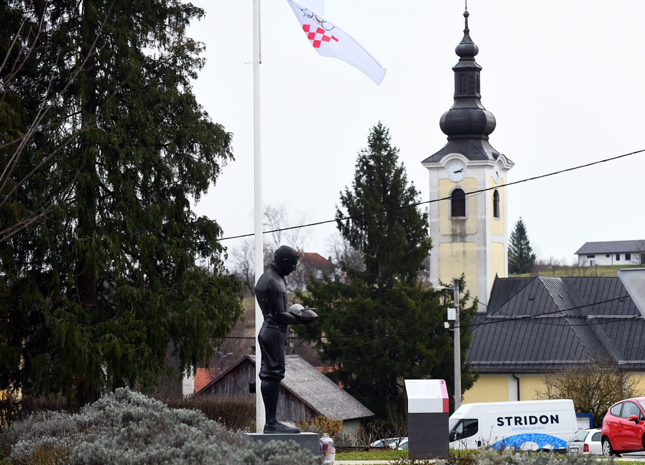 slunjskim ulicama slunj (1) slunjskim ulicama slunj (1)