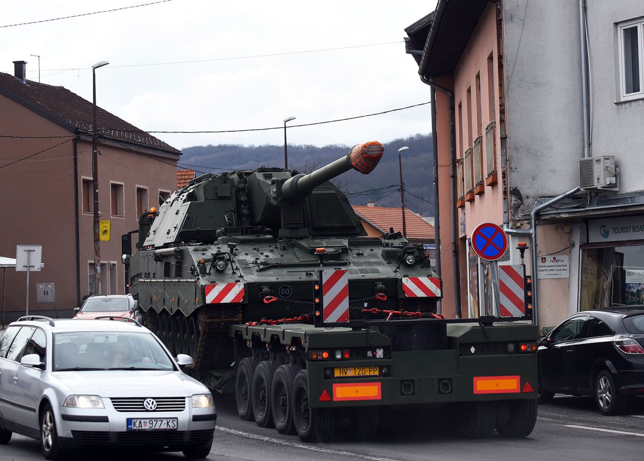 slunjskim ulicama slunj (2) slunjskim ulicama slunj (2)