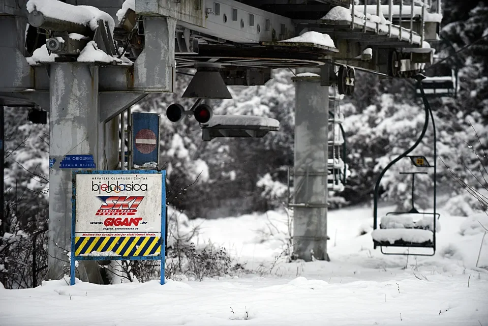 snijeg zima bjelolasica (5)