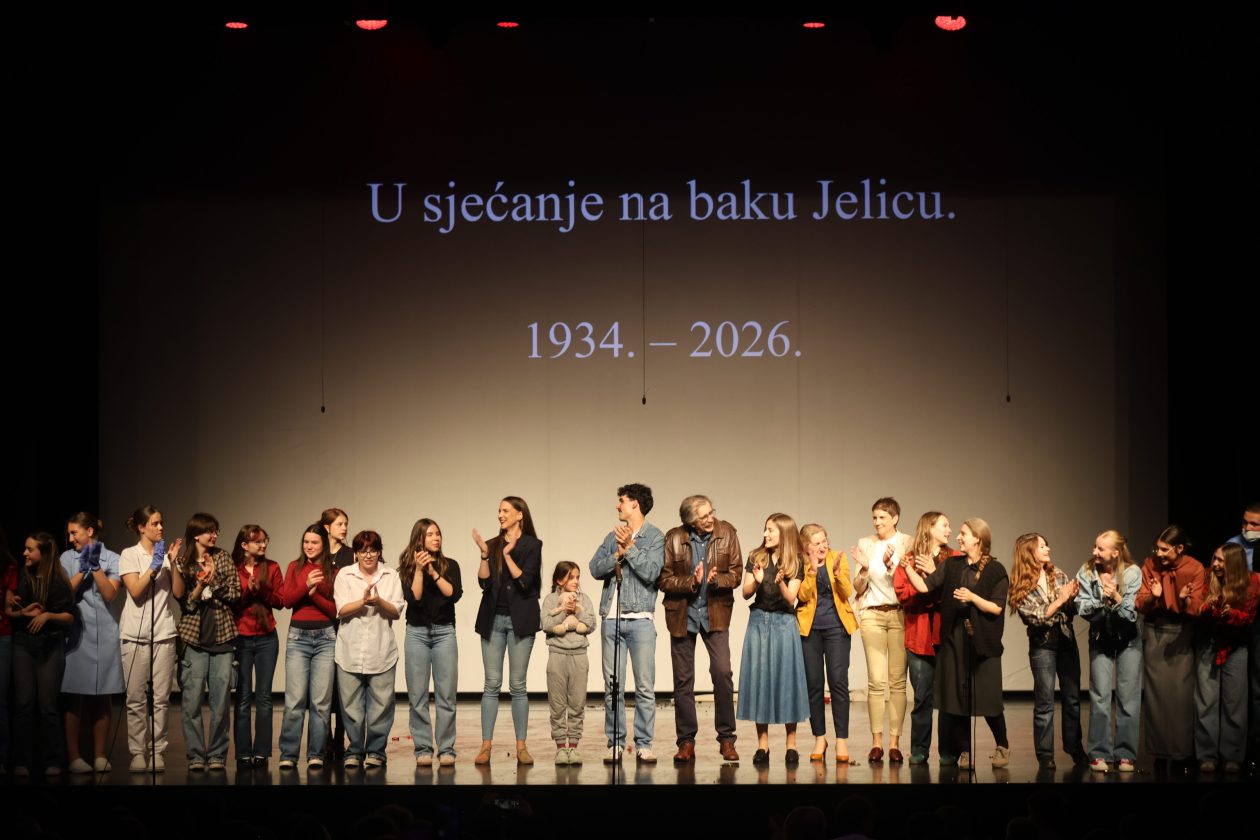 trči-145