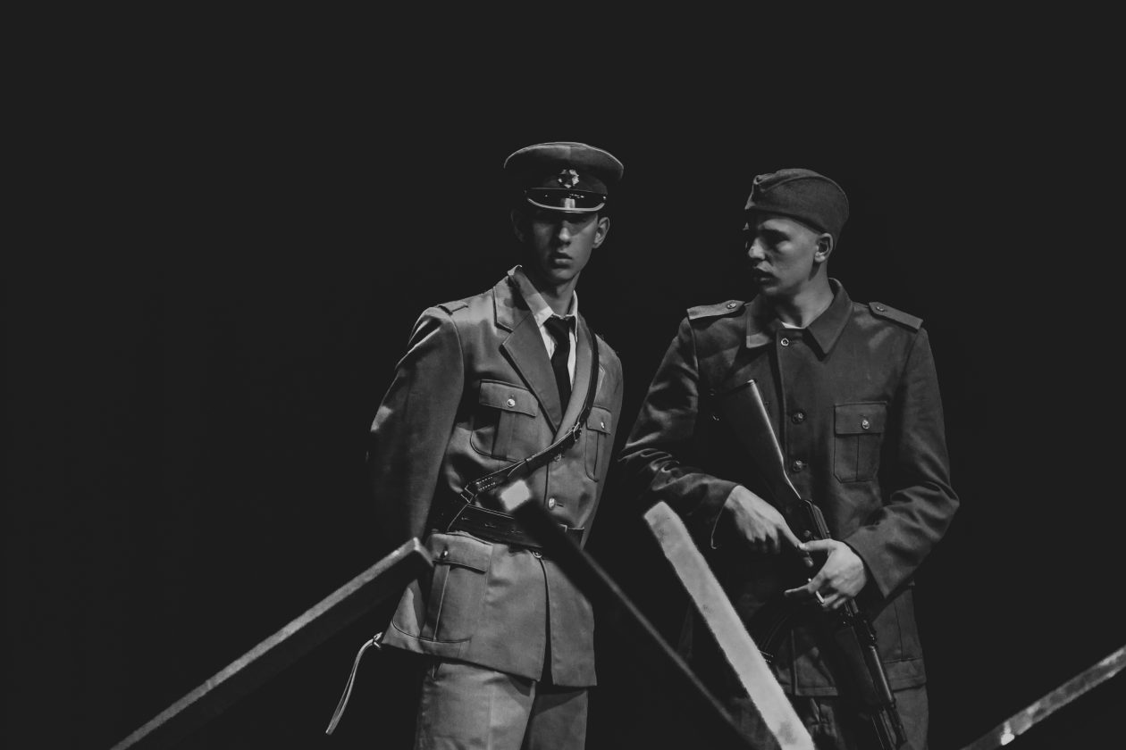 trči-82