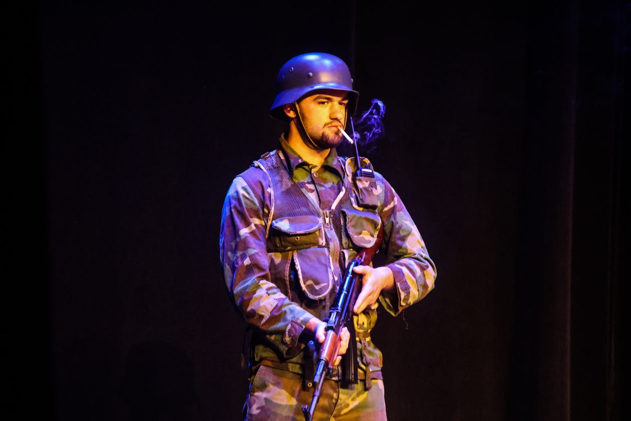 trči-83