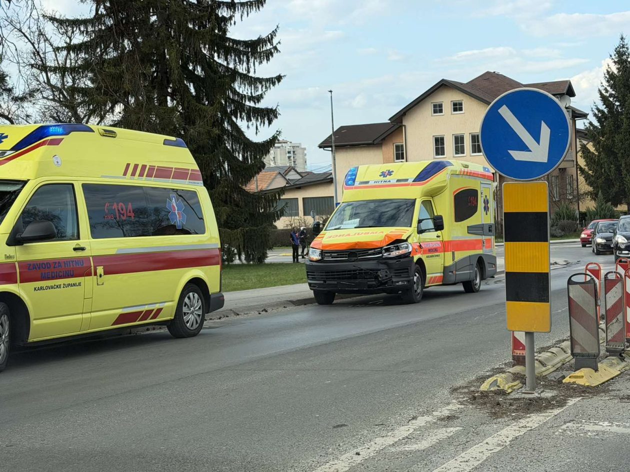 Sudar vozila Hitne pomoći i osobnog automobila kod rotora pod Švarčom ...