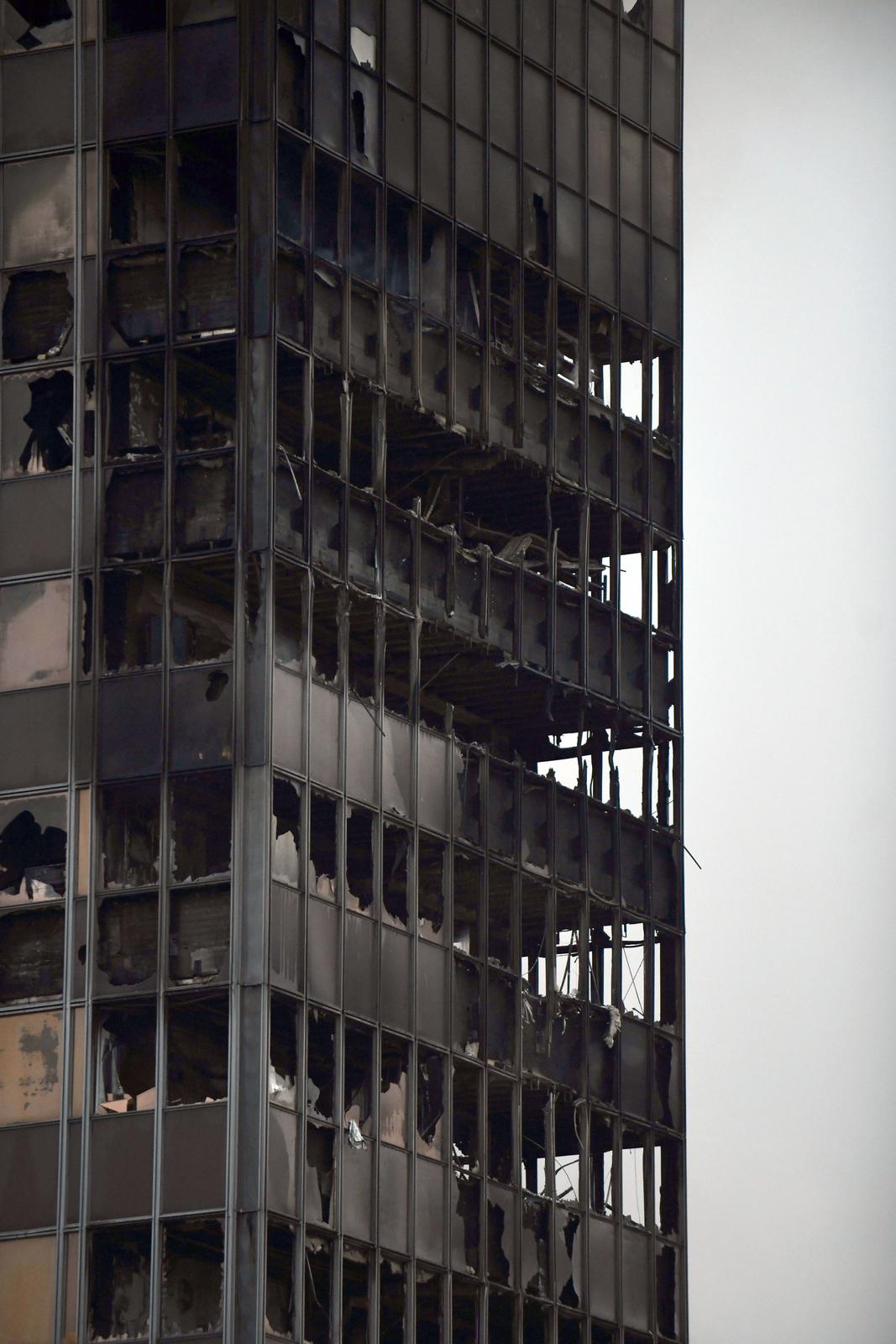 Zagreb: Nastavlja se gašenje Vjesnikovog nebodera, teška noć iza vatrogasaca