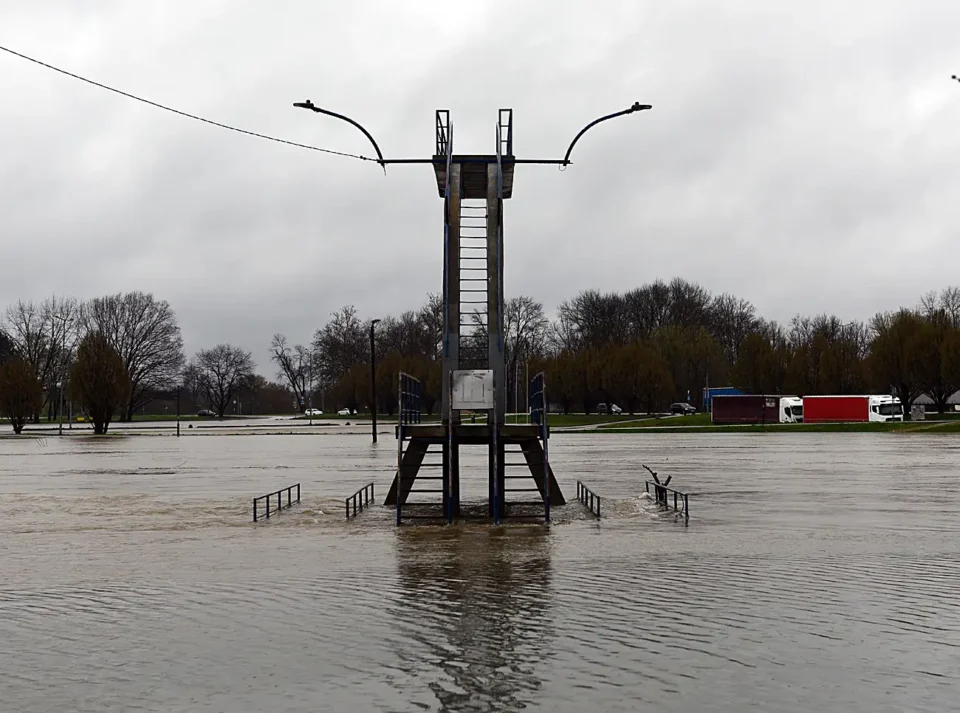 vodostaj korana (11) vodostaj korana (11)