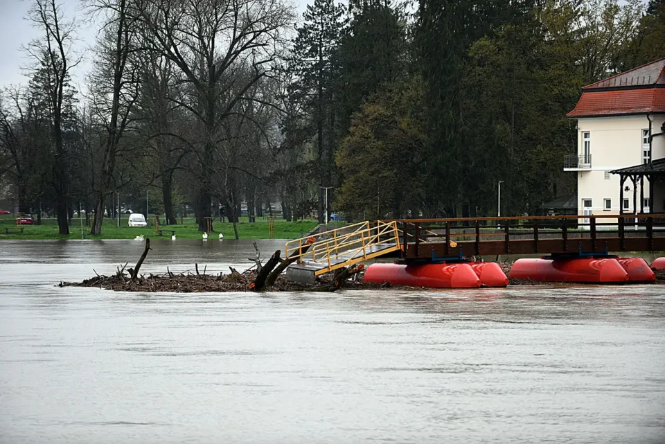 vodostaj korana (15) vodostaj korana (15)