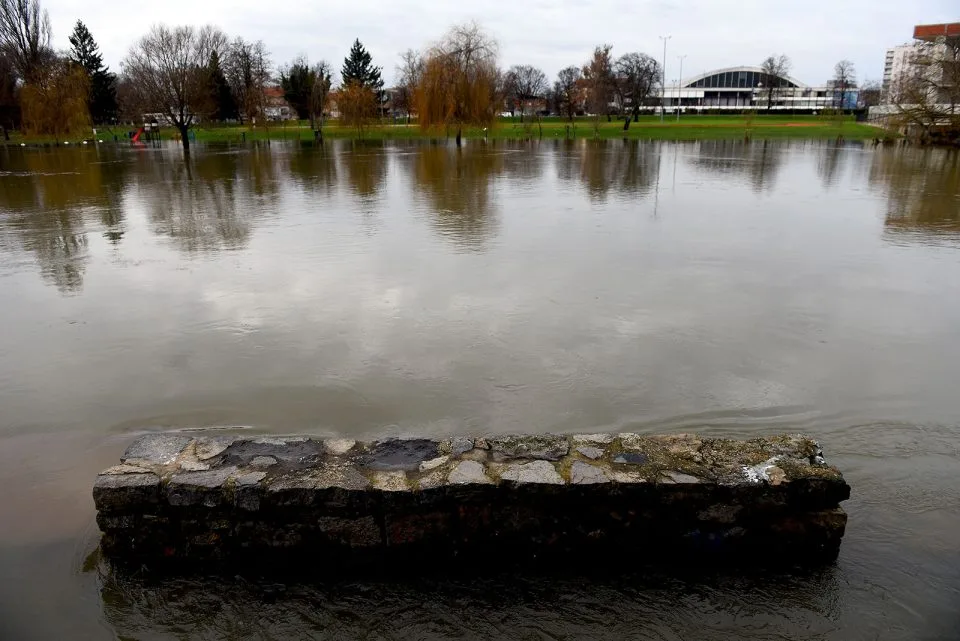 vodostaj korana (9) vodostaj korana (9)