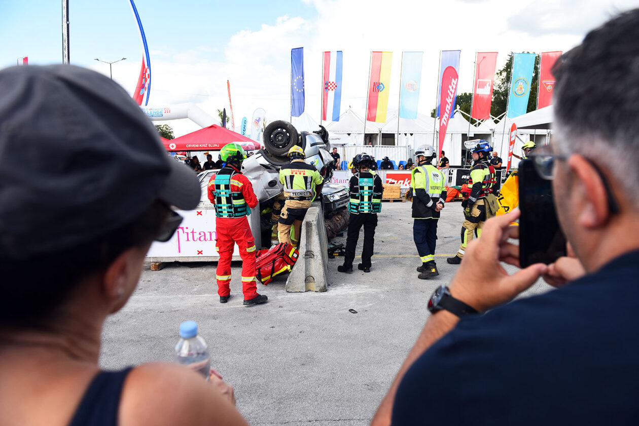 world rescue challenge (4) world rescue challenge (4)