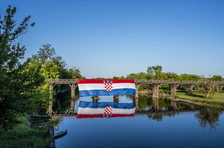 zastava most (1)
